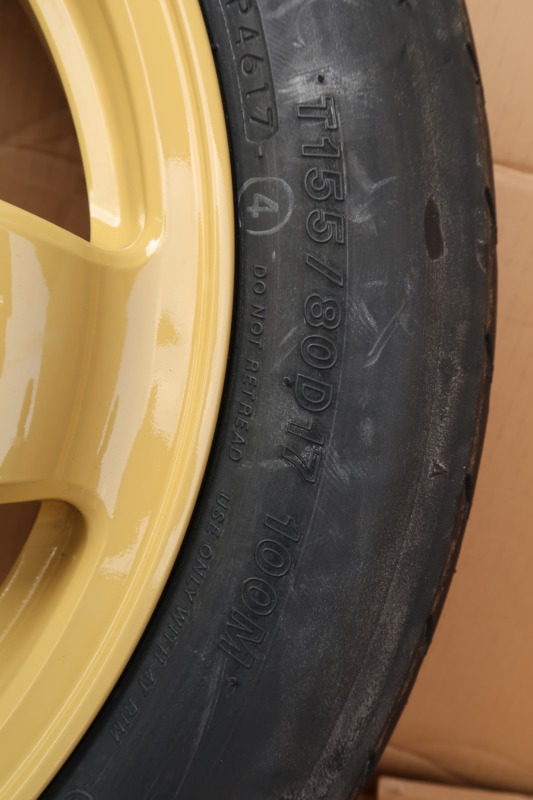 TOYOTA VELLFIRE AGH30 SPARE TYRE AND COVER