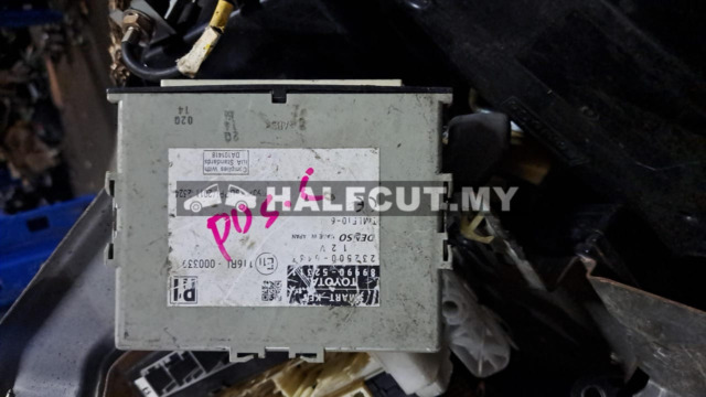 TOYOTA PRIUS C (89990-52311)