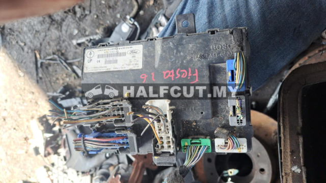 FORD FIESTA 1 .6 FUSE BOX (8V59-15K600-AG)