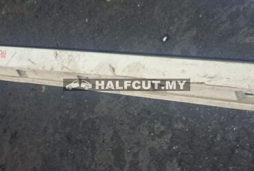 VOLKSWAGEN PASSAT B7 SIDE SKIRT RH