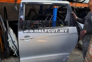 TOYOTA ESTIMA ACR50 SIDE DOOR R/R