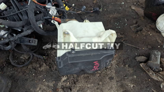 MERCEDES BENZ W205 FUSE BOX WRYR