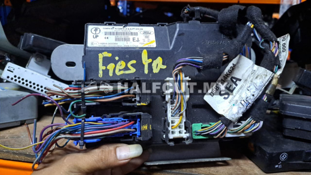 FORD FIESTA 1 .6 FUSE BOX (AV1T-15K600-EJ)EJ