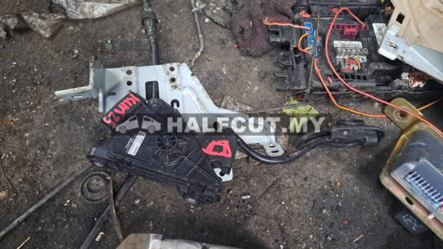 TOYOTA HILUX KUN25 PEDAL SENSON