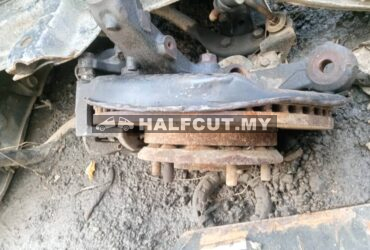 TOYOTA HIACE KDH200 FRONT AXLE& CROSSMEMBER