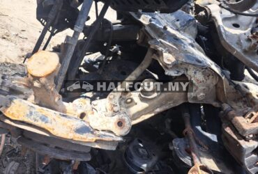TOYOTA HIACE KDH200 FRONT AXLE& CROSSMEMBER