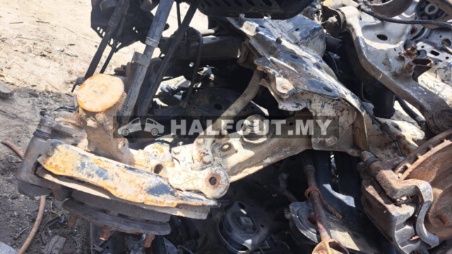 TOYOTA HIACE KDH200 FRONT AXLE& CROSSMEMBER