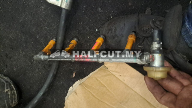 PERODUA ALZA 3SZ FUEL INJECTOR RAIL