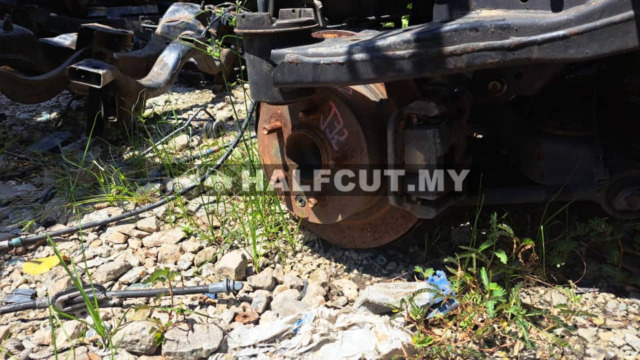 NISSAN TEANA J32 REAR AXLE