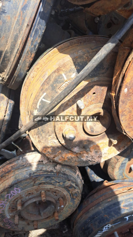 MITSUBISHI TRITON  4D56U REAR AXLE