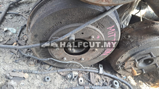 MITSUBISHI TRITON  4D56U REAR AXLE