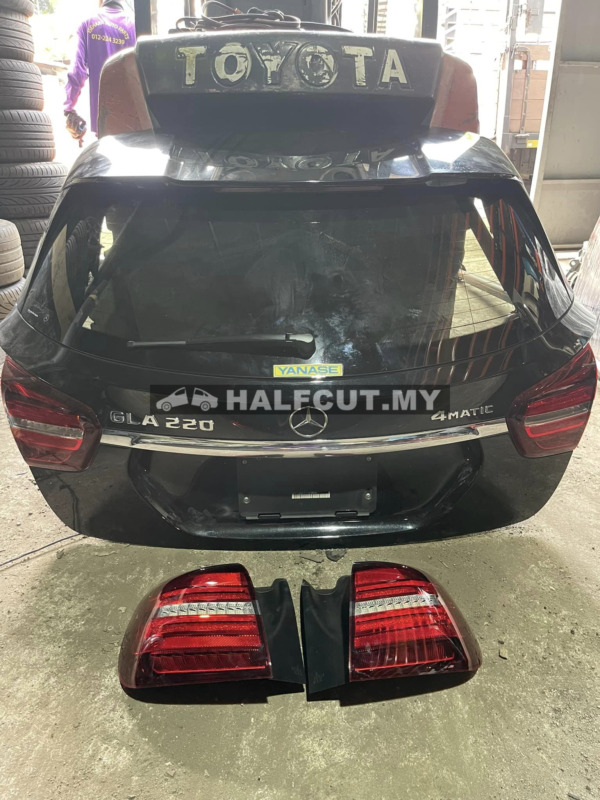 Mercedes GLA220 4Matic Front Cut Engine Model : 270920 (2000cc) All Small Part And Engine Parts Available!