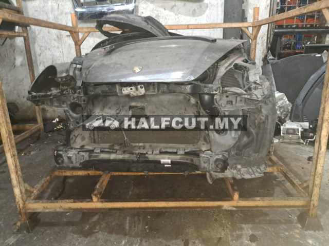 PORSCHE CAYENNE 958 FRONT HALF CUT