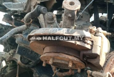 TOYOTA HIACE KDH200 FRONT AXLE& CROSSMEMBER