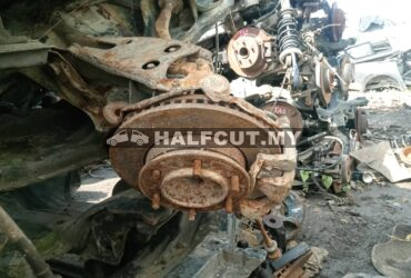 TOYOTA HIACE KDH200 FRONT AXLE& CROSSMEMBER
