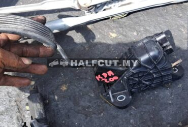TOYOTA HIACE KDH200 PEDAL SENSOR