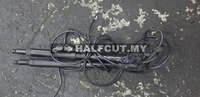 RENAULT CAPTUR REAR BONNET ABSORBER