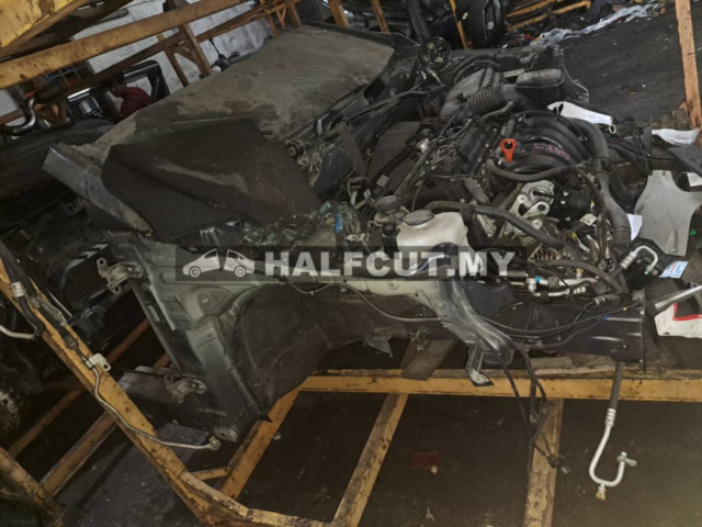 KIA SORENTO 2013 FRONT HALF CUT