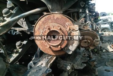 TOYOTA HIACE KDH200 FRONT AXLE& CROSSMEMBER