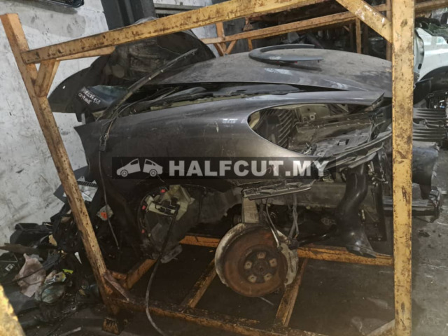 PORSCHE CAYENNE 958 FRONT HALF CUT