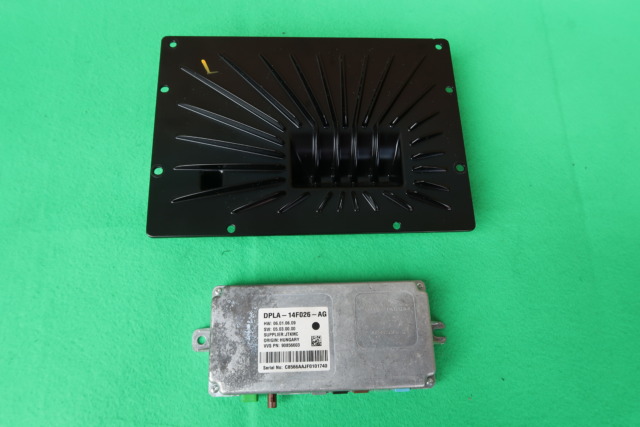 LAND ROVER ECOQUE CAMERA CONTROL MODULE ECU RADIO AMPLIFIER