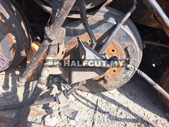 TOYOTA HIACE KDH200 REAR AXLE