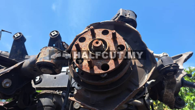 TOYOTA LEXUS IS250 REAR AXLE