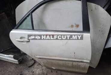 TOYOTA CAMRY ACV30 REAR DOOR R/R