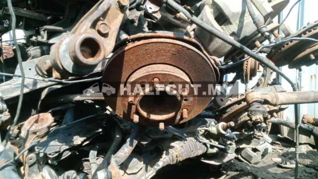 TOYOTA HIACE KDH200 FRONT AXLE& CROSSMEMBER