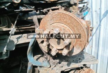 TOYOTA HIACE KDH200 FRONT AXLE& CROSSMEMBER