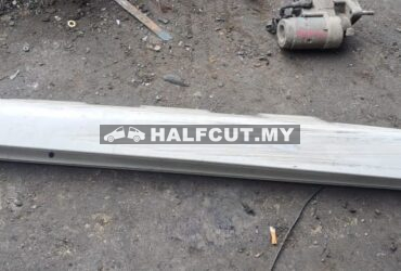 TOYOTA CAMRY ACV40 SIDE SKIRT RH