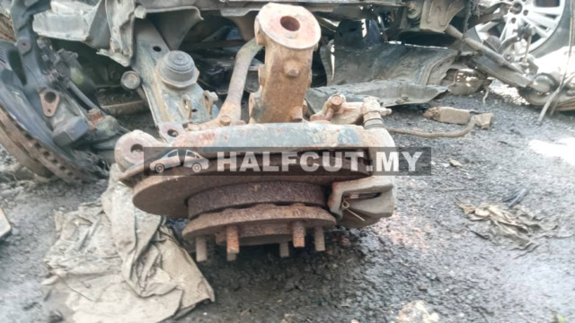 TOYOTA HIACE KDH200 FRONT AXLE& CROSSMEMBER