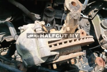 TOYOTA HIACE KDH200 FRONT AXLE& CROSSMEMBER