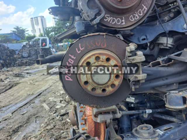 VOLKSWAGEN PASSAT B7 REAR AXLE