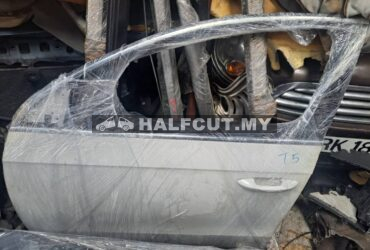 VOLKSWAGEN PASSAT B7 CDA FRONT  DOOR F/L