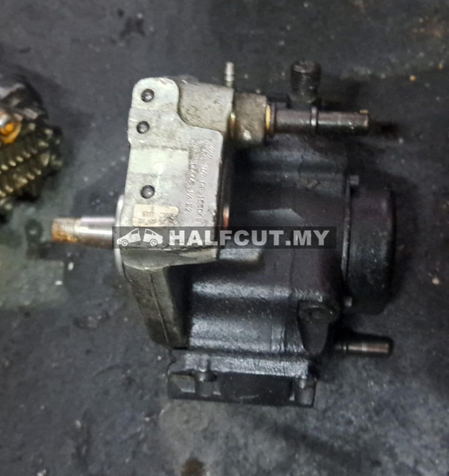 HYUNDAI STAREX A2 ENGINE FUEL PUMP