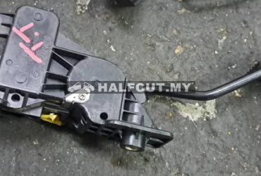 MITSUBISHI TRITON 4D56U PEDAL SENSOR