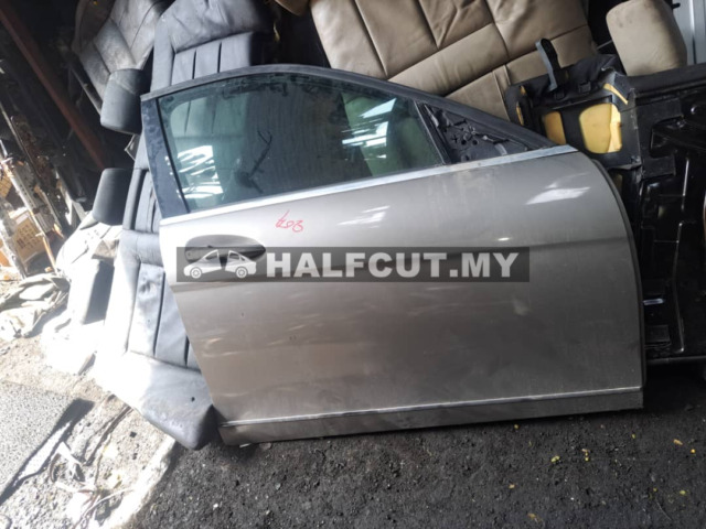 MERCEDES BENZ W204 FRONT DOOR F/R