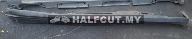 RANGE ROVER SIDE SKIRT RH