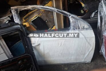 VOLKSWAGEN PASSAT B7 CDA FRONT  DOOR F/R