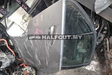 MERCEDES BENZ W204 REAR  DOOR R/R