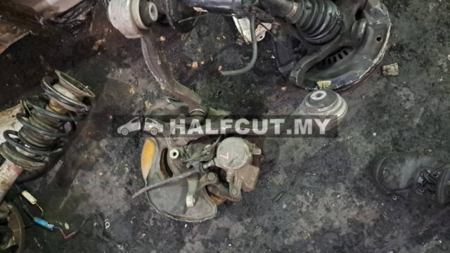 MERCEDES BENZ W204 FRONT KNUCKLE ABS F /L