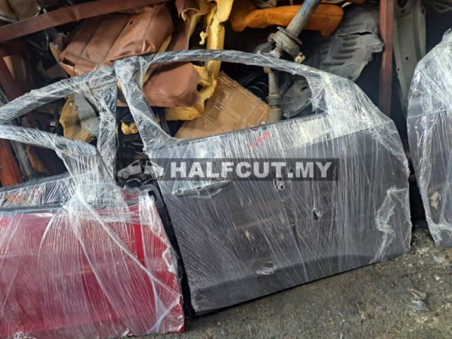 HYUNDAI TUCSON  G4KD     FRONT DOOR F/ R