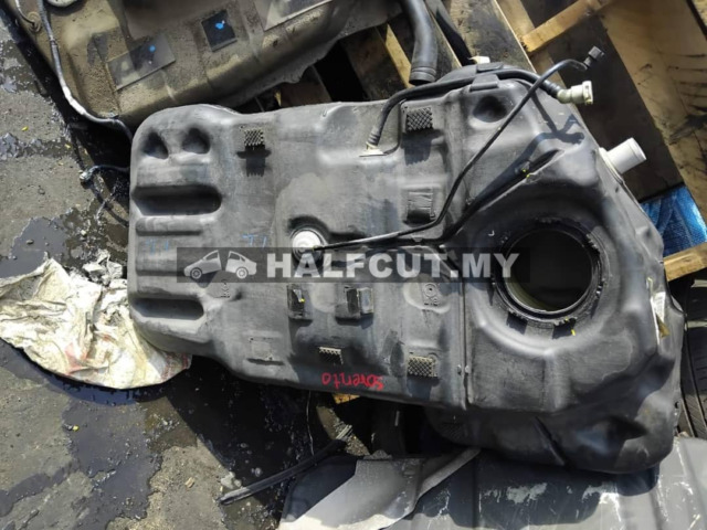 KIA SORENTO 2013 PETROL TANK