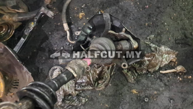 TOYOTA CAMRY ACV40 2.4 FRONT KNUCKLE ABS F/R