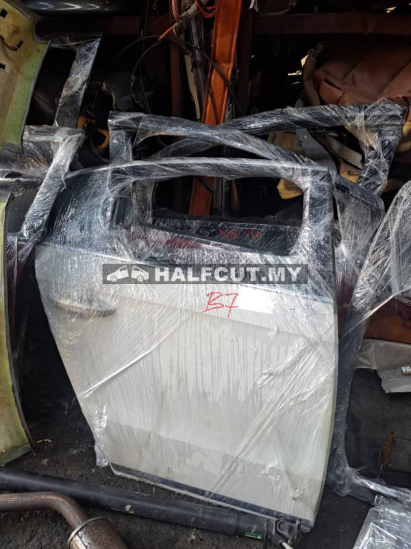 VOLKSWAGEN PASSAT B7 CDA REAR DOOR R/R