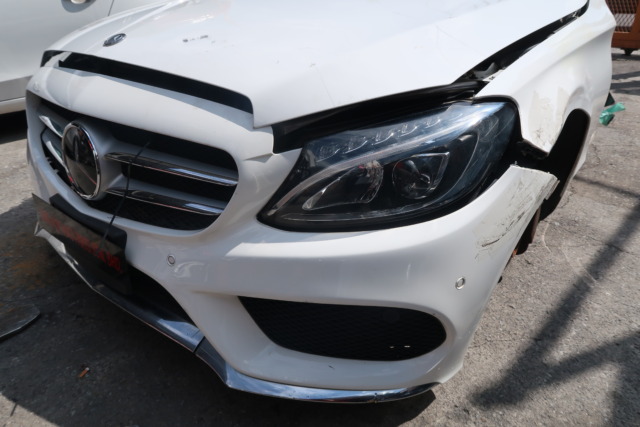 MERCEDES BENZ C205 HALF CUT