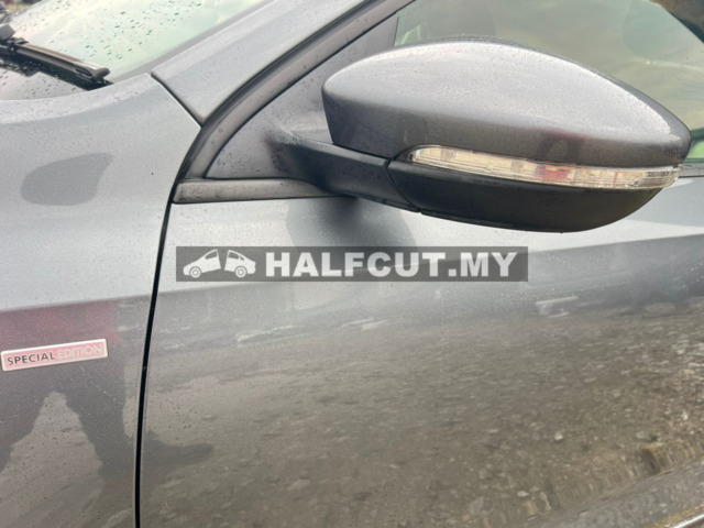 VOLKSWAGEN JETTA 1.4 HALF CUT