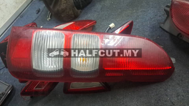 TOYOTA HIACE KDH200 TAIL LAML (26-120) LH