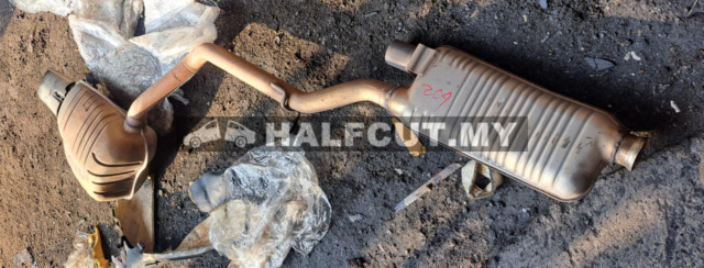 MERCEDES BENZ W204 EXHAUST PIPE